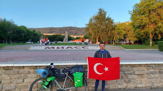 TSU'lu Türk Öğrenci Rusya'dan Gaziantep'e Bisikletle Yolculuğa Çıktı